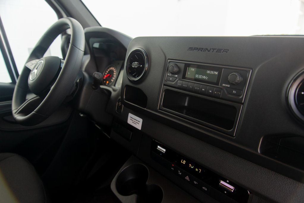 Thumbnail: 2025 Mercedes-Benz Sprinter - 32