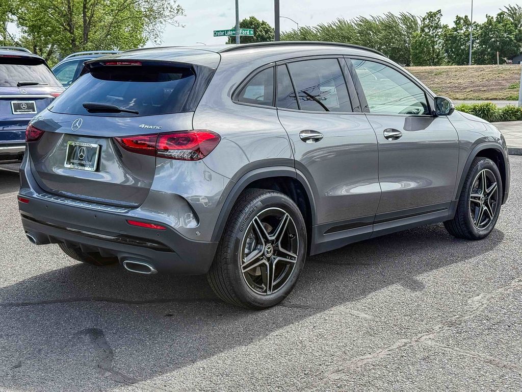 Thumbnail: 2022 Mercedes-Benz GLA - 6