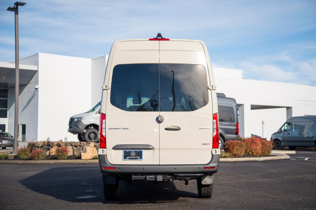 Thumbnail: 2026 Mercedes-Benz Sprinter - 4