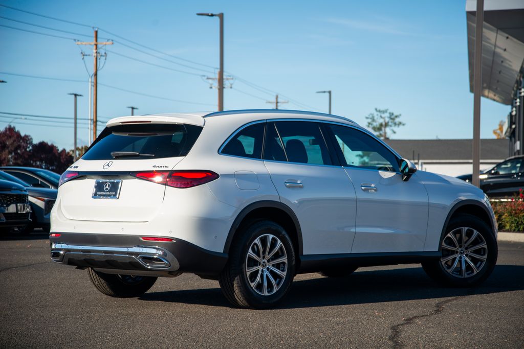 Thumbnail: 2026 Mercedes-Benz GLC - 8