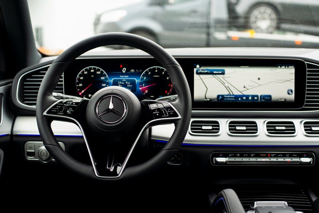 Thumbnail: 2025 Mercedes-Benz GLE - 32