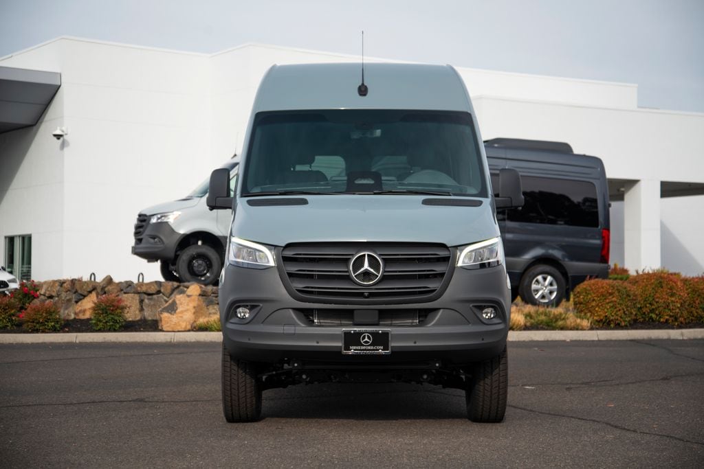 Thumbnail: 2025 Mercedes-Benz Sprinter - 2