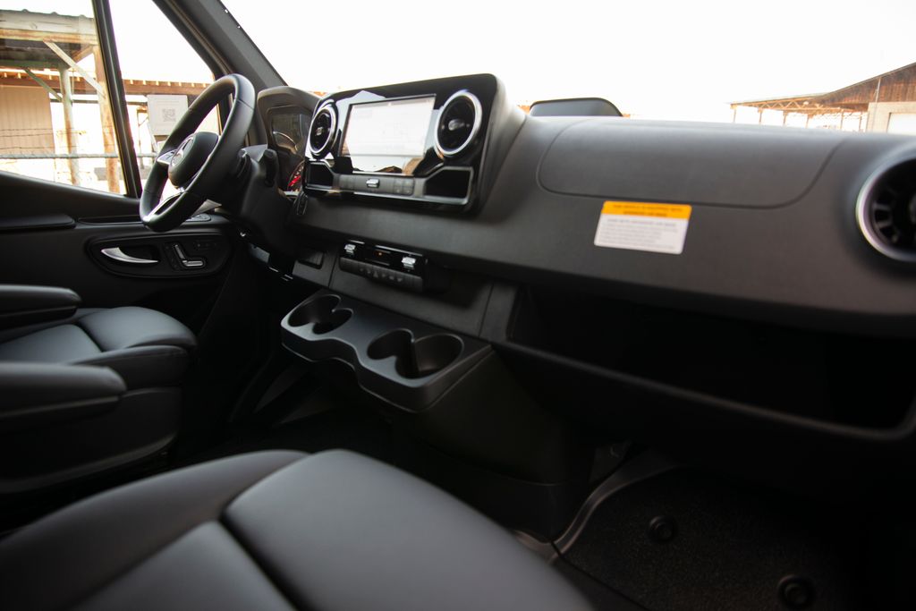 Thumbnail: 2026 Mercedes-Benz Sprinter - 14