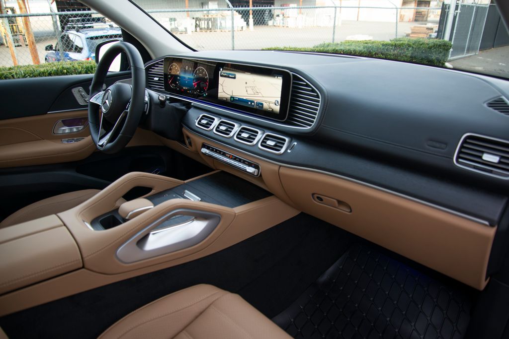 Thumbnail: 2026 Mercedes-Benz GLE - 18