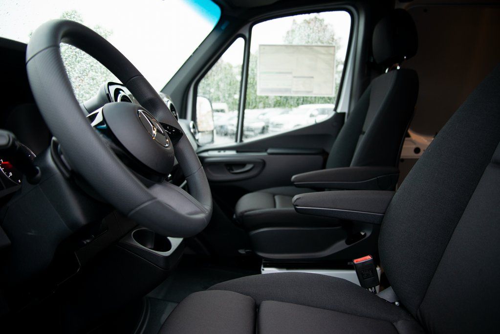 Thumbnail: 2026 Mercedes-Benz Sprinter - 12