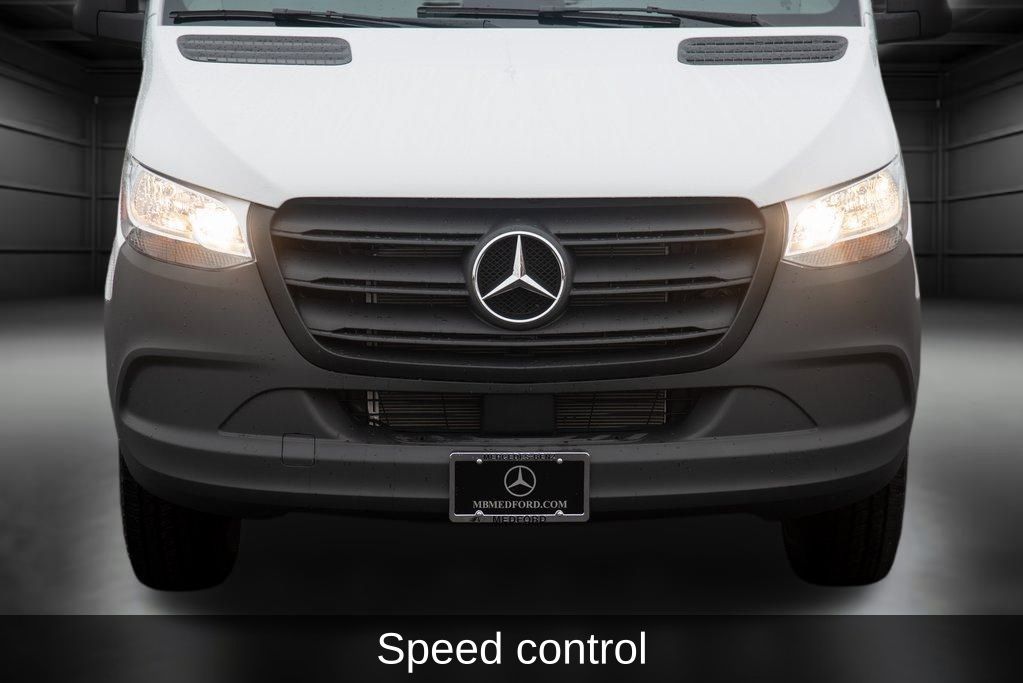 Thumbnail: 2025 Mercedes-Benz Sprinter - 14