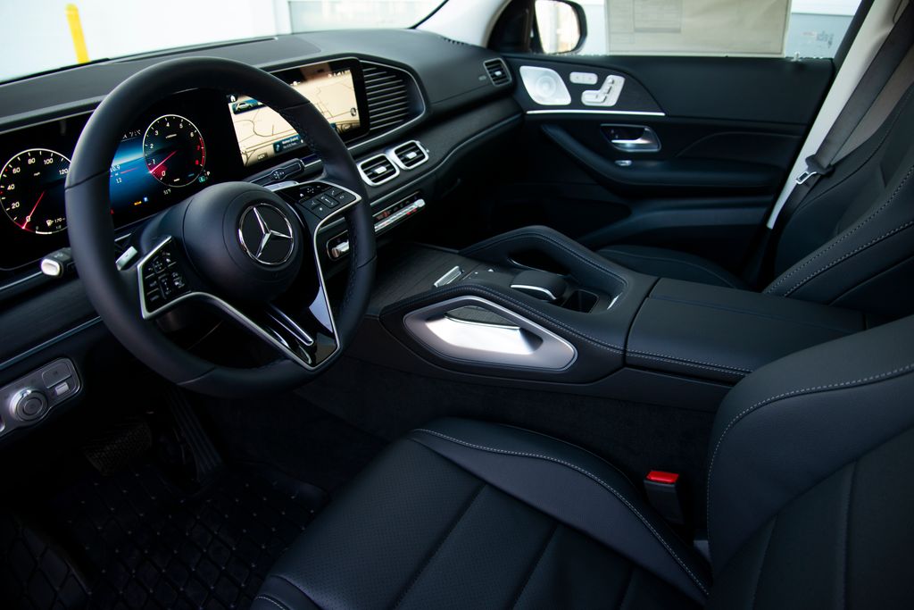 Thumbnail: 2026 Mercedes-Benz GLE - 10