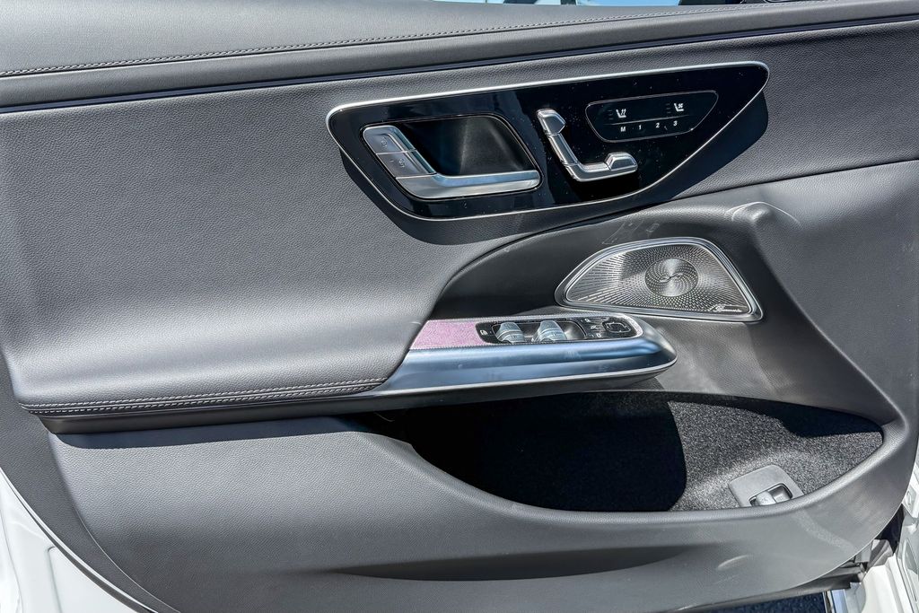 Thumbnail: 2026 Mercedes-Benz E-Class - 21