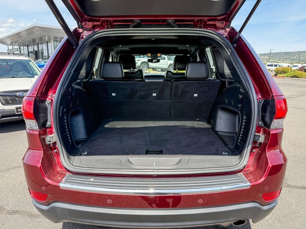 Thumbnail: 2021 Jeep Grand Cherokee - 24