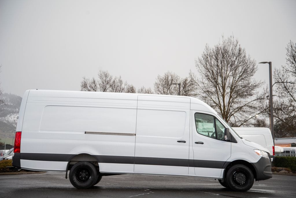 Thumbnail: 2026 Mercedes-Benz Sprinter - 5