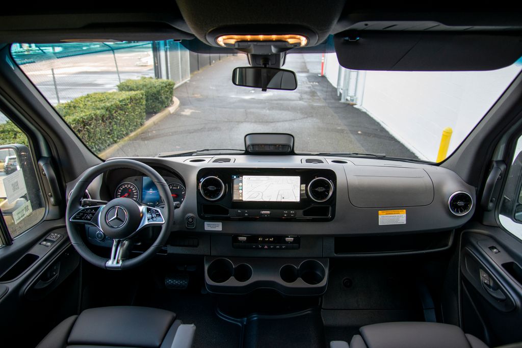 Thumbnail: 2026 Mercedes-Benz Sprinter - 16