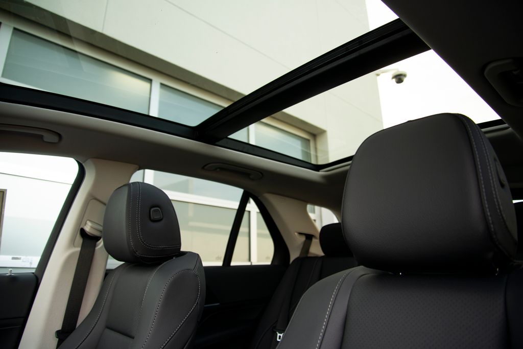 Thumbnail: 2026 Mercedes-Benz GLE - 12