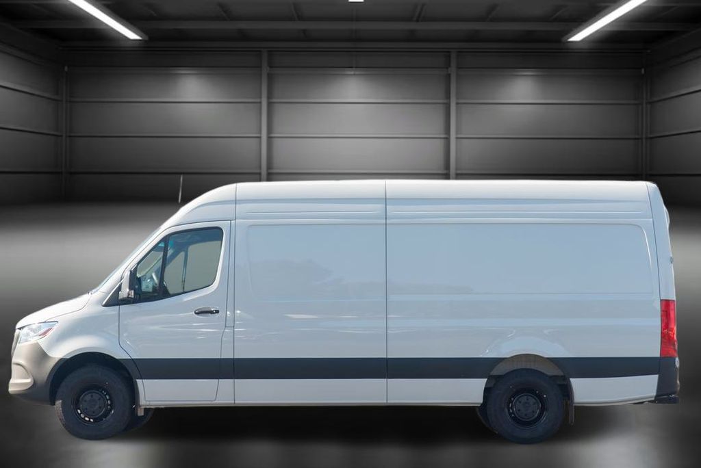 Thumbnail: 2025 Mercedes-Benz Sprinter - 5
