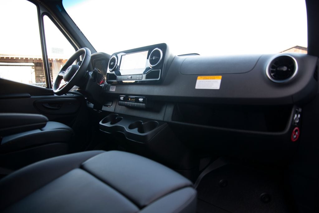 Thumbnail: 2026 Mercedes-Benz Sprinter - 14