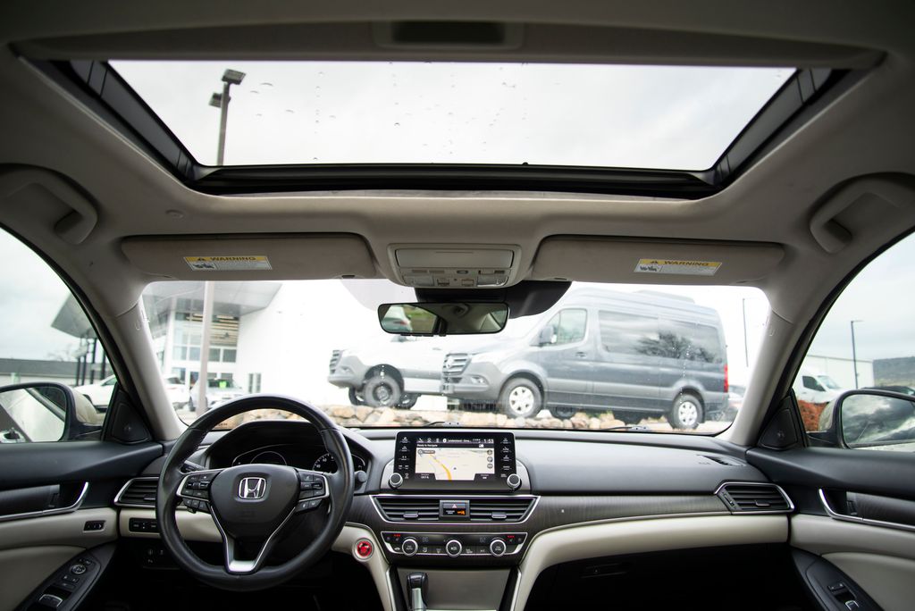 Thumbnail: 2018 Honda Accord - 18