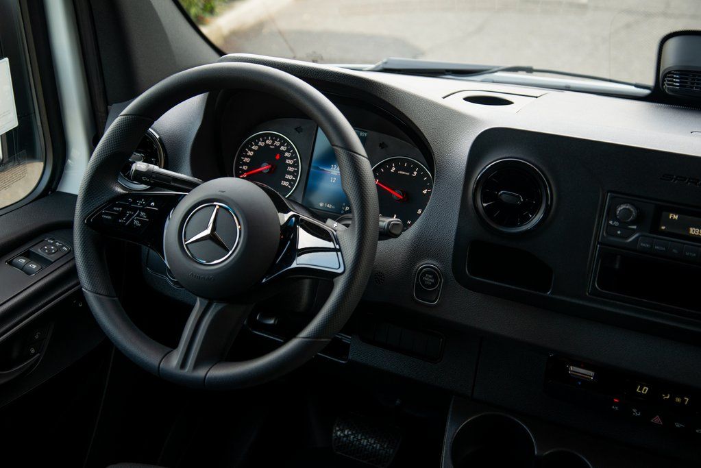 Thumbnail: 2026 Mercedes-Benz Sprinter - 18