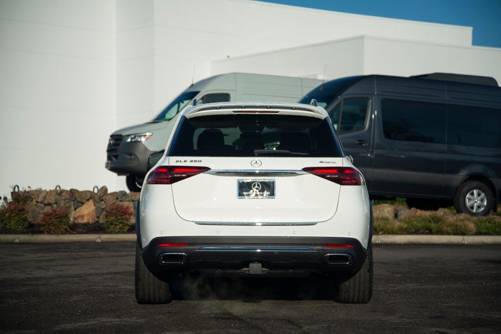 Thumbnail: 2026 Mercedes-Benz GLE - 4