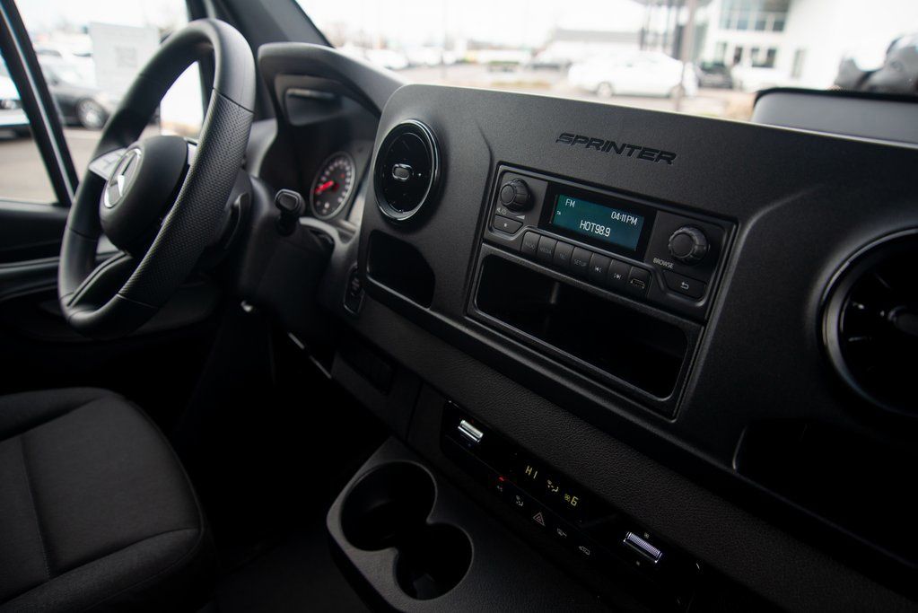 Thumbnail: 2025 Mercedes-Benz Sprinter - 36