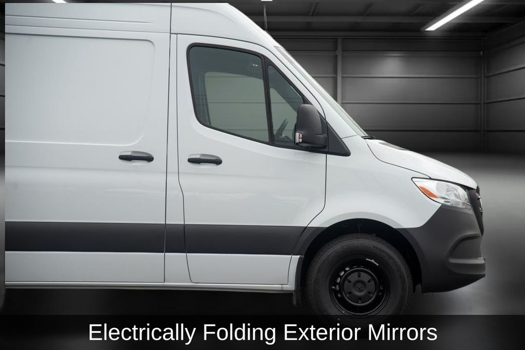 Thumbnail: 2025 Mercedes-Benz Sprinter - 11