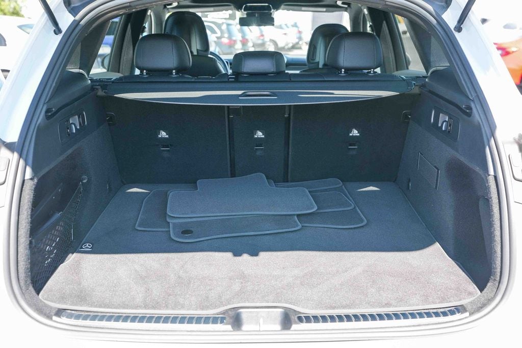 Thumbnail: 2025 Mercedes-Benz GLC - 30