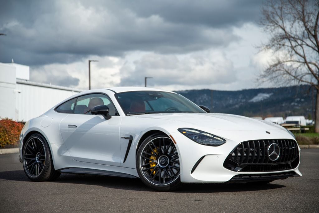 Thumbnail: 2026 Mercedes-Benz AMG GT - 3