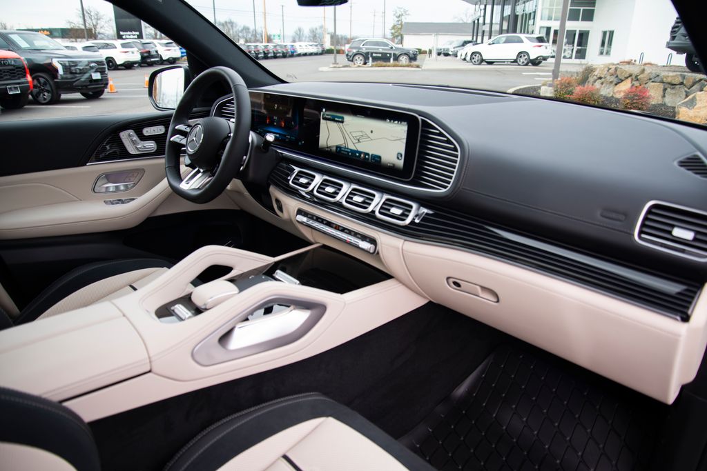 Thumbnail: 2026 Mercedes-Benz GLE - 10