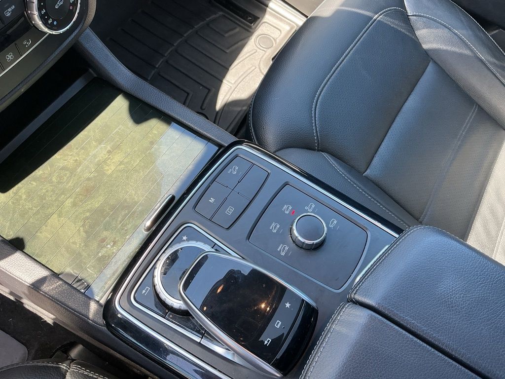 Thumbnail: 2016 Mercedes-Benz GLE - 13