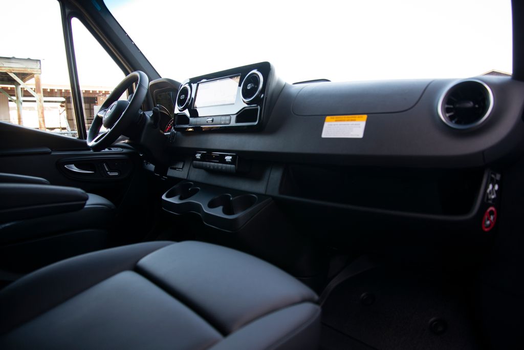 Thumbnail: 2026 Mercedes-Benz Sprinter - 13