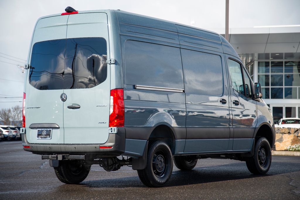Thumbnail: 2026 Mercedes-Benz Sprinter - 9