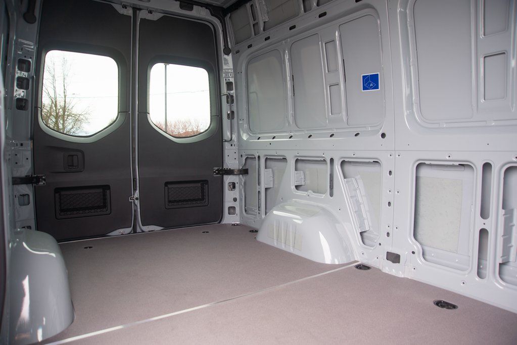 Thumbnail: 2025 Mercedes-Benz Sprinter - 26