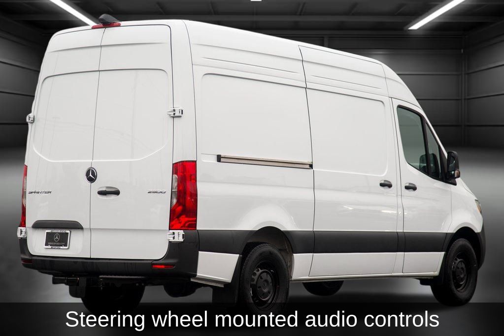 Thumbnail: 2025 Mercedes-Benz Sprinter - 13