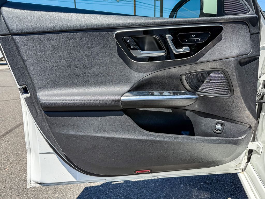 Thumbnail: 2022 Mercedes-Benz C-Class - 20