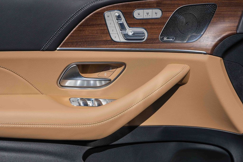 Thumbnail: 2026 Mercedes-Benz GLE - 22