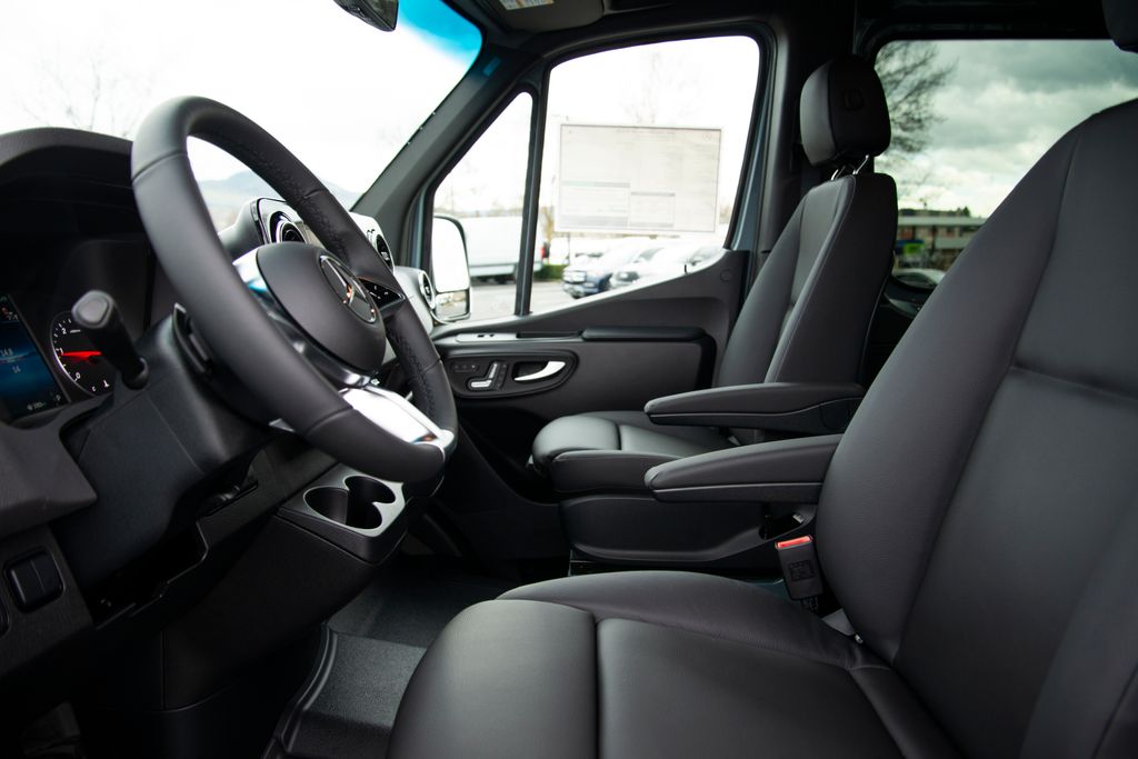 Thumbnail: 2026 Mercedes-Benz Sprinter - 14