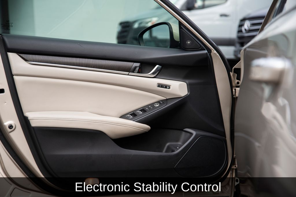 Thumbnail: 2018 Honda Accord - 11