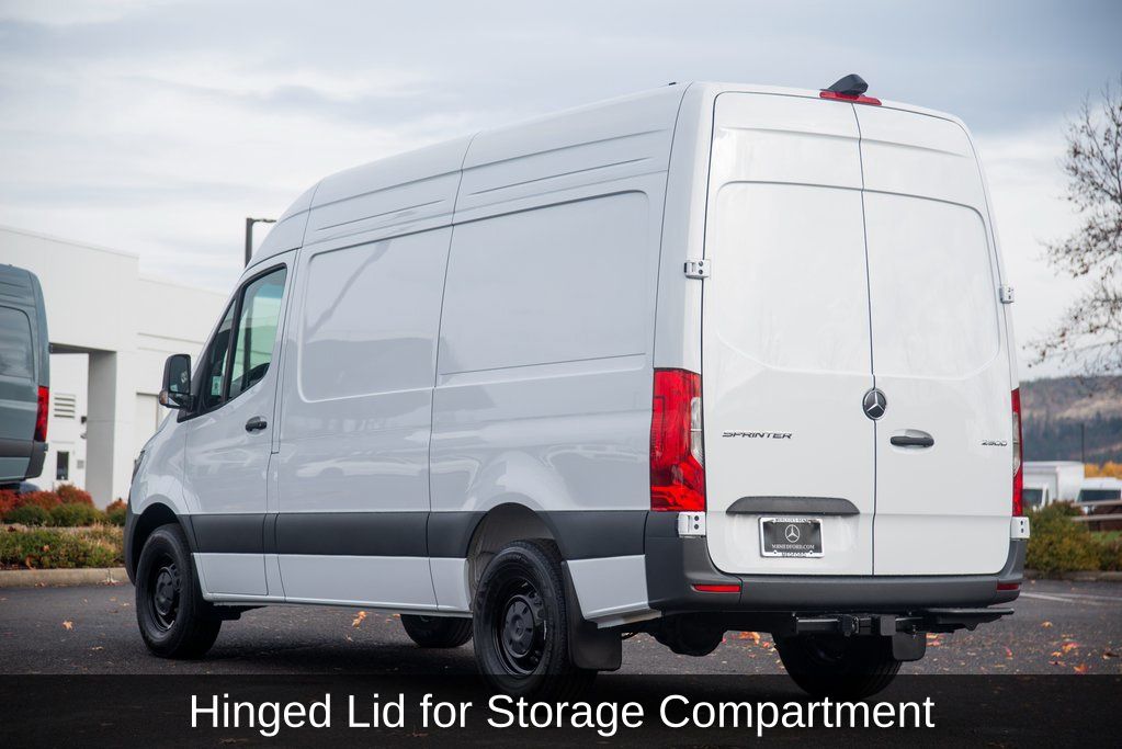 Thumbnail: 2025 Mercedes-Benz Sprinter - 11