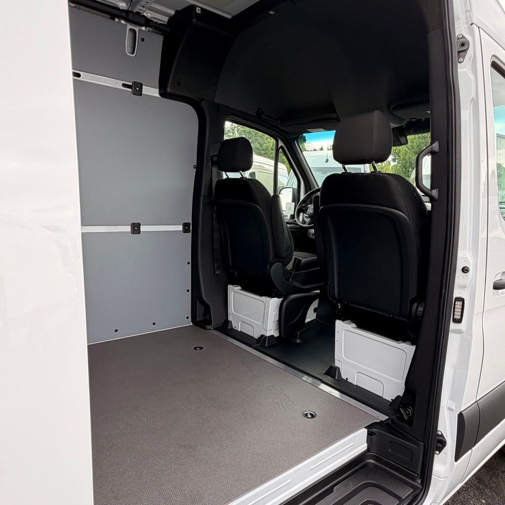 Thumbnail: 2026 Mercedes-Benz Sprinter - 24