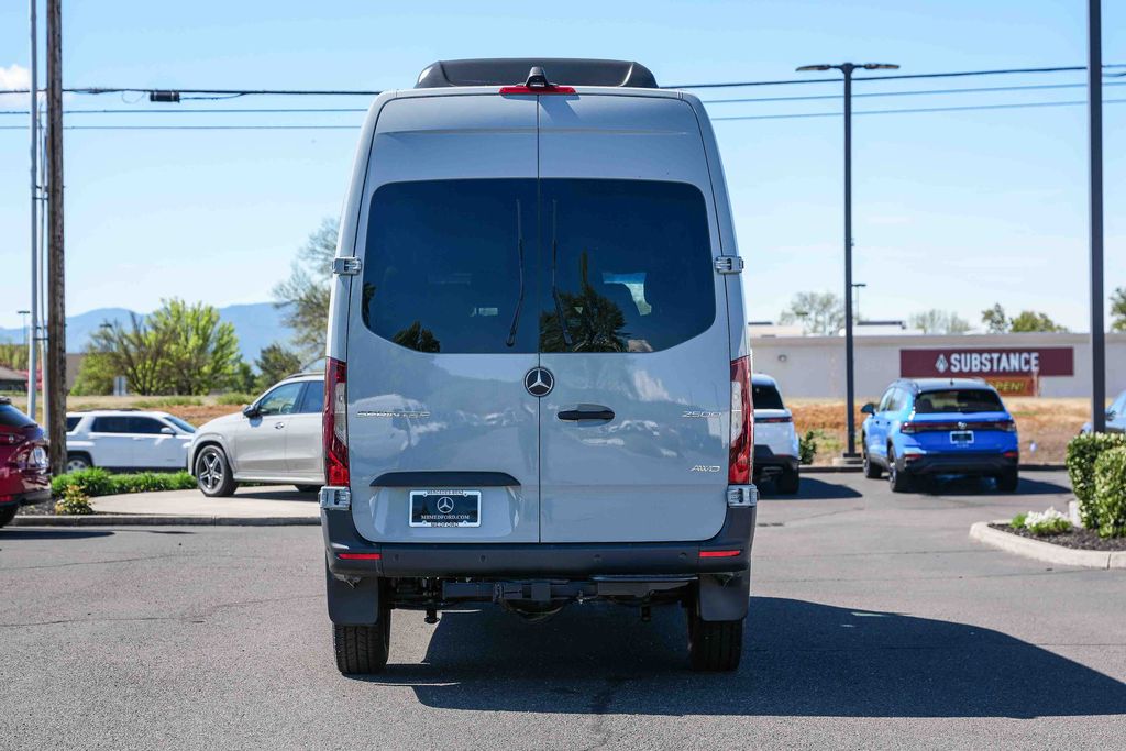 Thumbnail: 2026 Mercedes-Benz Sprinter - 7