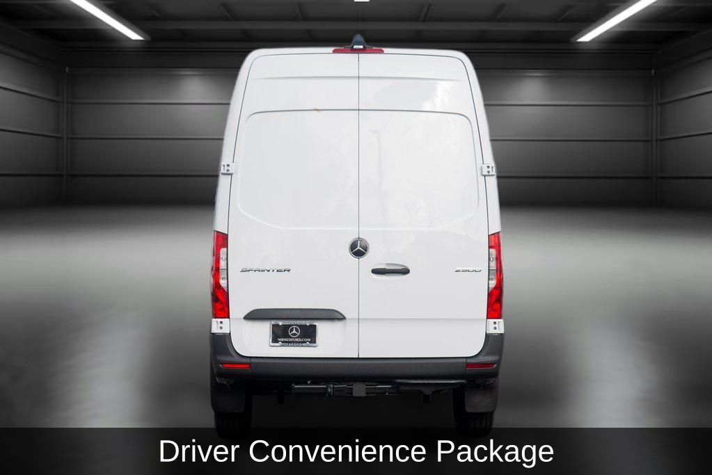 Thumbnail: 2025 Mercedes-Benz Sprinter - 4