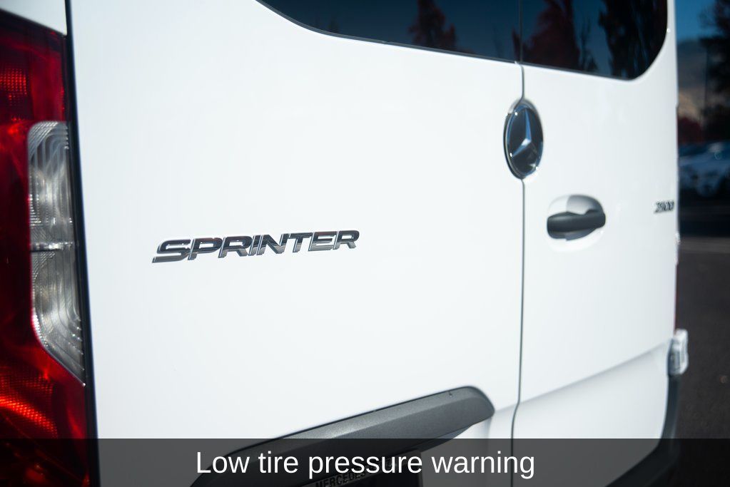 Thumbnail: 2025 Mercedes-Benz Sprinter - 21