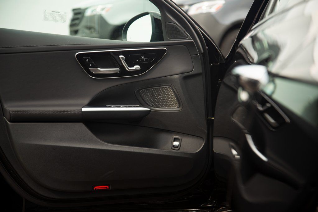 Thumbnail: 2025 Mercedes-Benz C-Class - 11