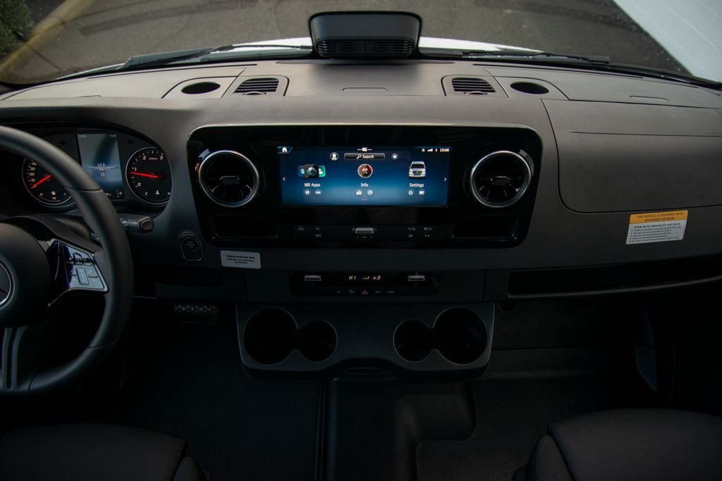 Thumbnail: 2026 Mercedes-Benz Sprinter - 17