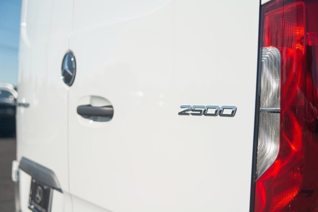 Thumbnail: 2025 Mercedes-Benz Sprinter - 16
