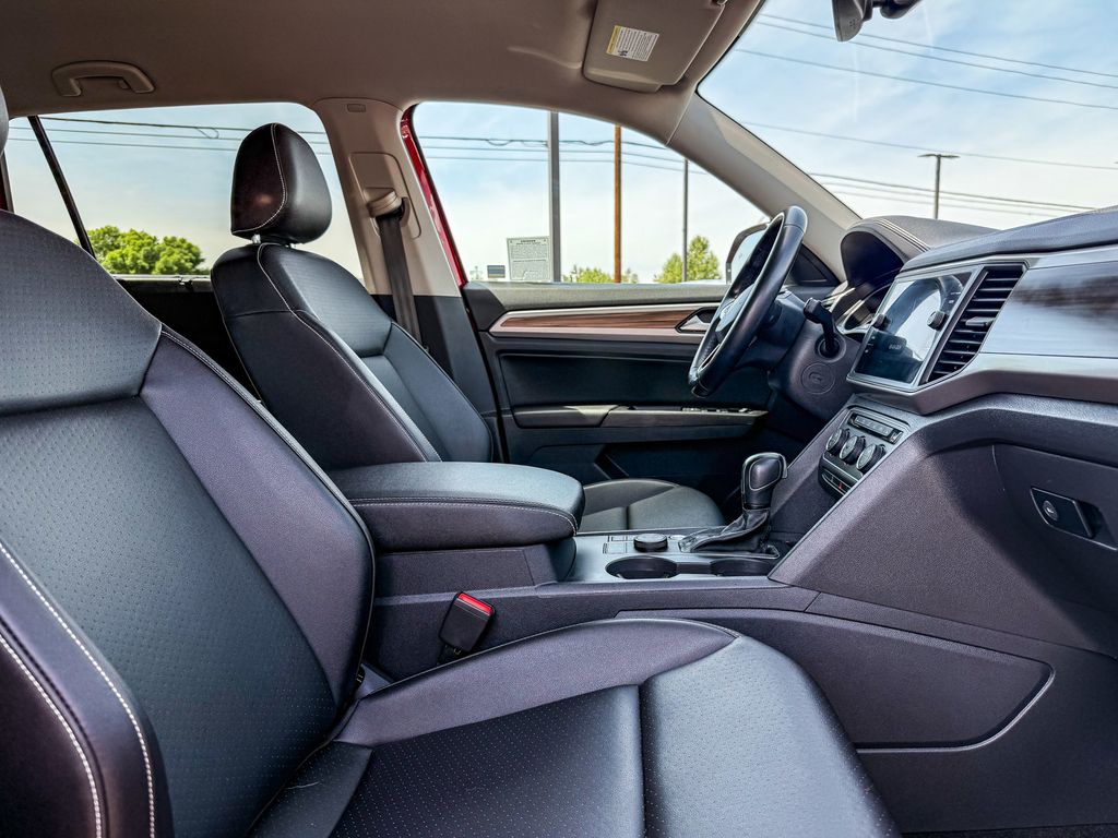 Thumbnail: 2021 Volkswagen Atlas - 15