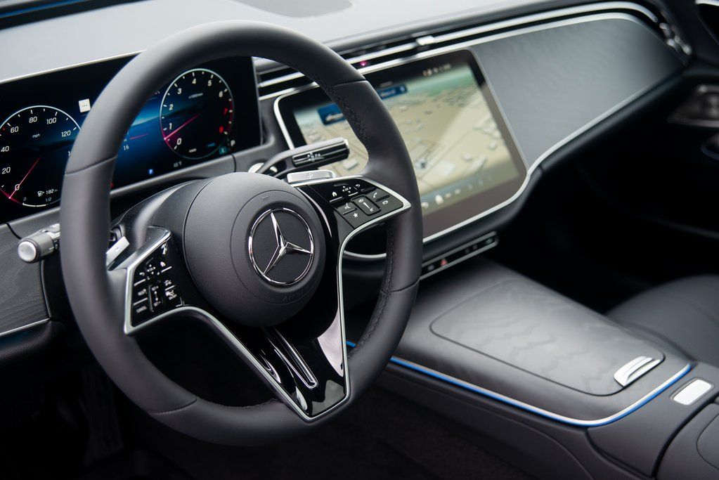 Thumbnail: 2025 Mercedes-Benz E-Class - 31