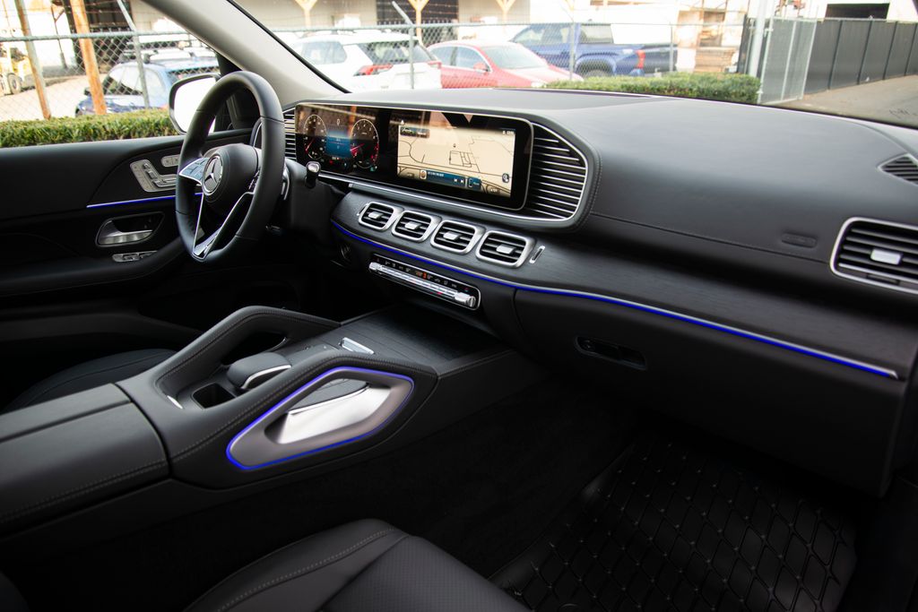 Thumbnail: 2026 Mercedes-Benz GLE - 18