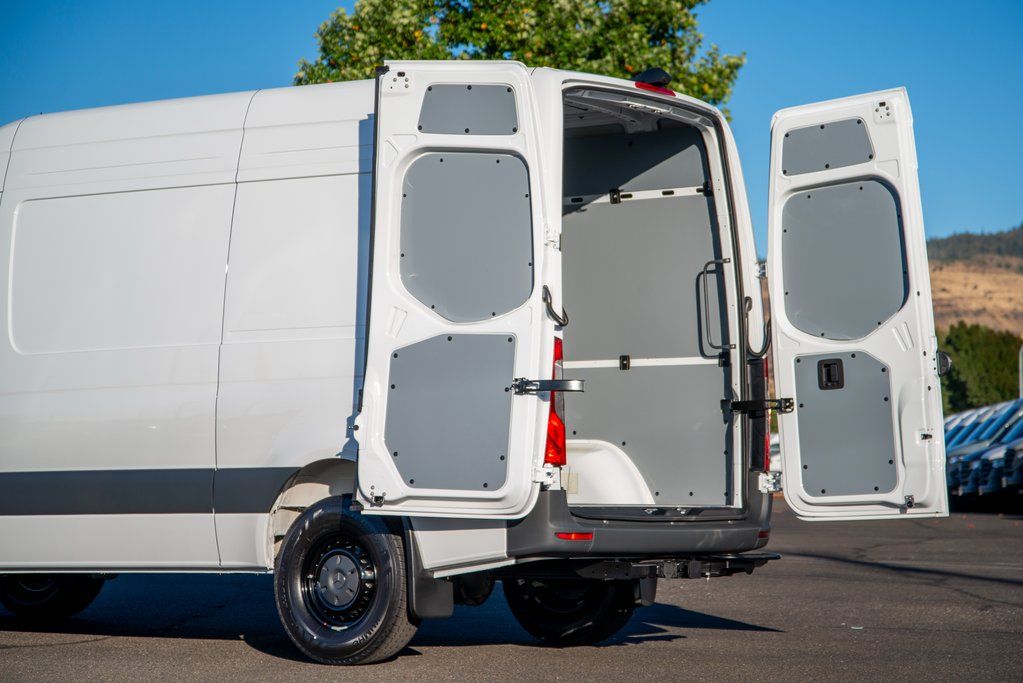 Thumbnail: 2026 Mercedes-Benz Sprinter - 10