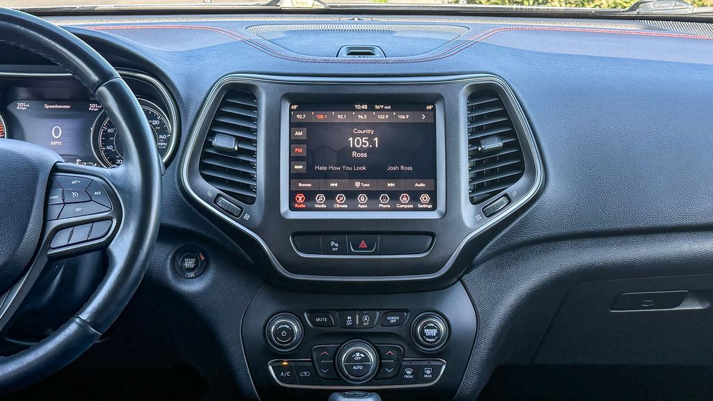 Thumbnail: 2019 Jeep Cherokee - 13