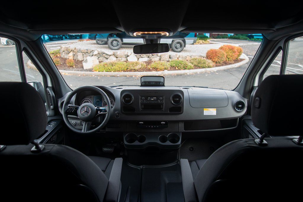 Thumbnail: 2025 Mercedes-Benz Sprinter - 29