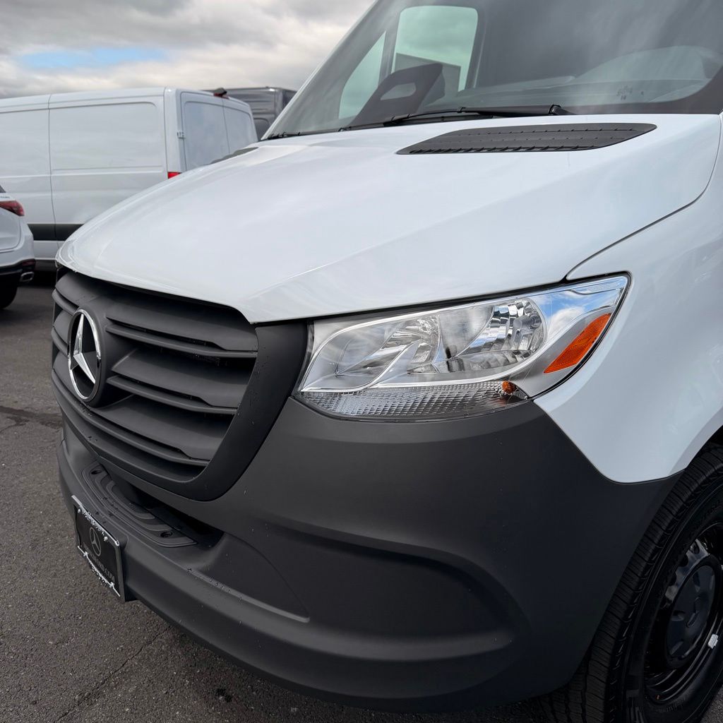 Thumbnail: 2026 Mercedes-Benz Sprinter - 8